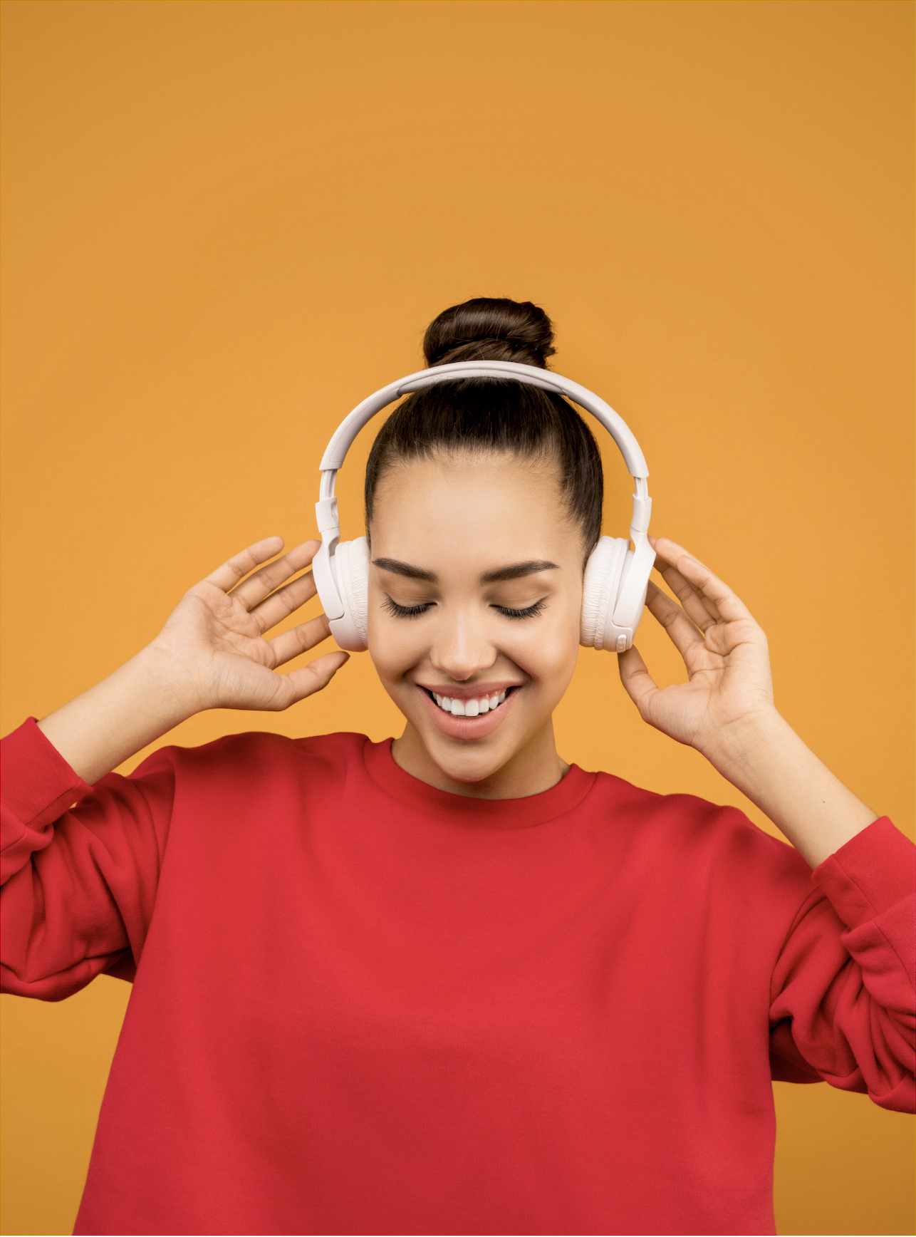 girl with headphones